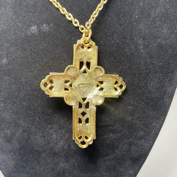 Vintage Avon Signed Cross Necklace Enamel Gold Tone Purple - Picture 3 of 8